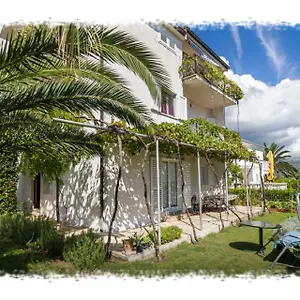 Oktarin Auberge de jeunesse